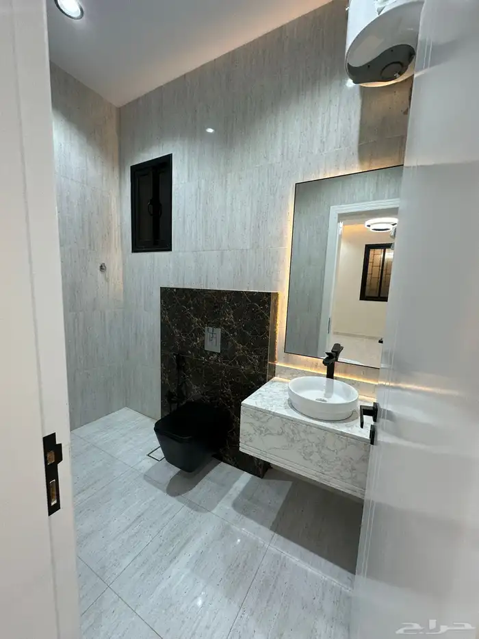 للبيع ادوار ارضية وعلوية بمساحة 240 متر خميس مشيط 9