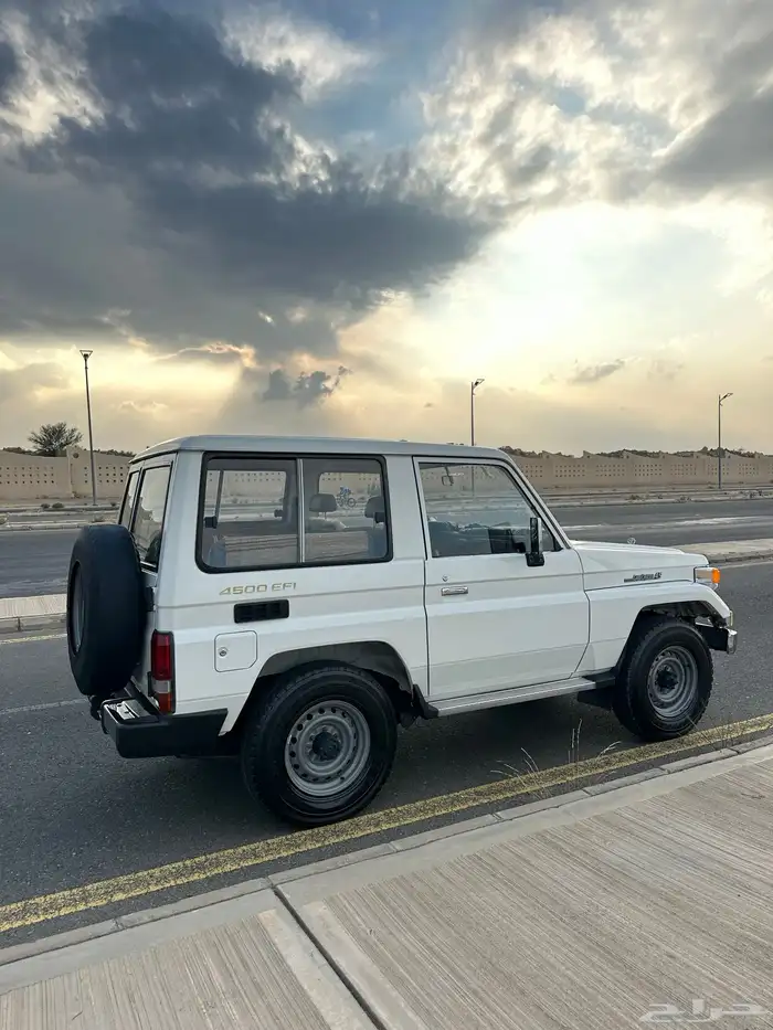 ربع 94 ماشي 200 نضيف جدا نادر اخوه 0