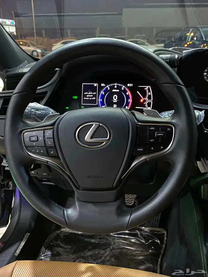 لكزس ES 300 هايبرد 2023 مالك اول شبه جديد 8