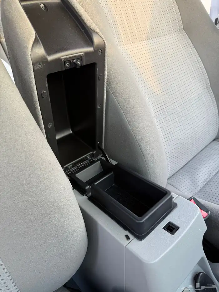 للبيع جيب مستوبيشي ناثيفا نادر مخزن ممشى86 الف 36