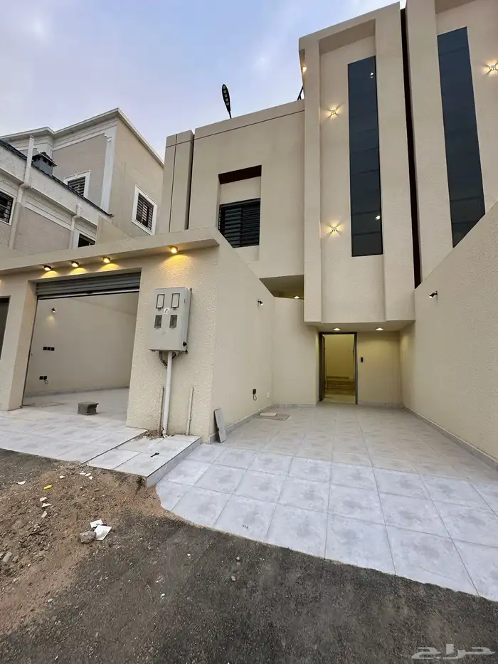 للبيع روفات وسيعة مع كراج باسعار مناسبة مخطط 2 بالخميس 14