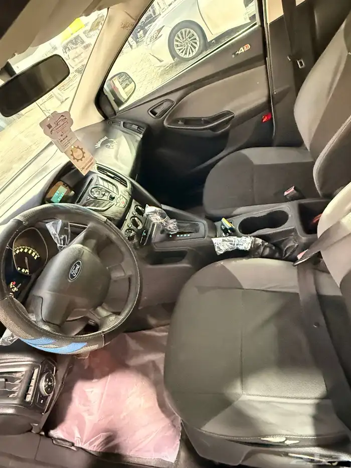 للبيع فورد فوكس 2013 8