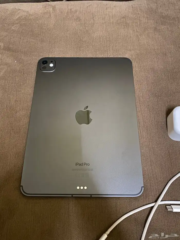 ايباد برو 11 inch معالج M4 شريحة الكترونية 1