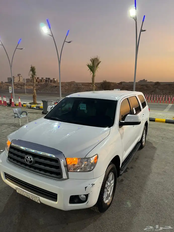 سيكويا 2013 ممشاه 92الف كيلو ستاندر ثلاجه  دبل 0