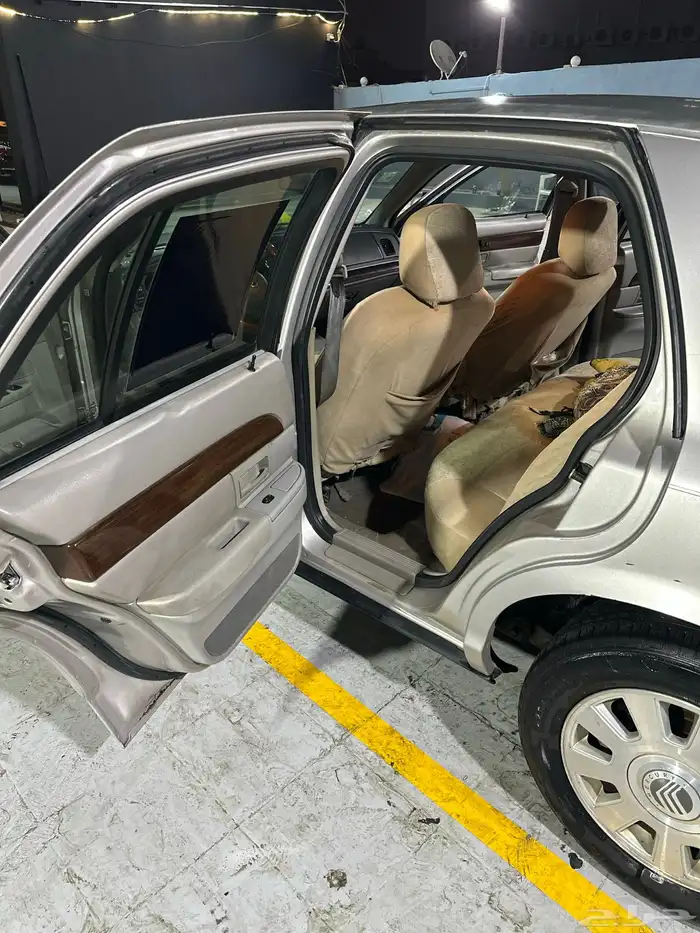 فورد قراند ماركيز لوحه مميزه 8