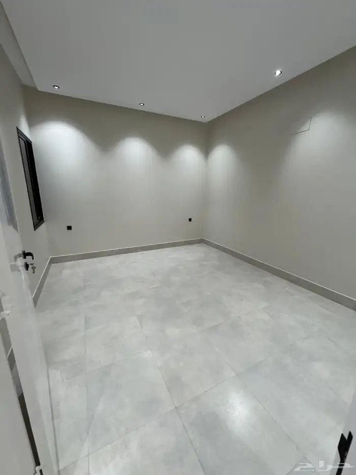 للبيع بالمحاله شقق علويه بسطح خاص تشطيب vip ب520 الف 15