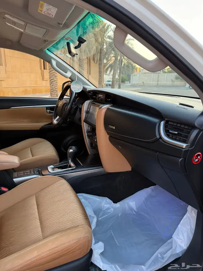 فورتشنر 2022 VX بنزين 36