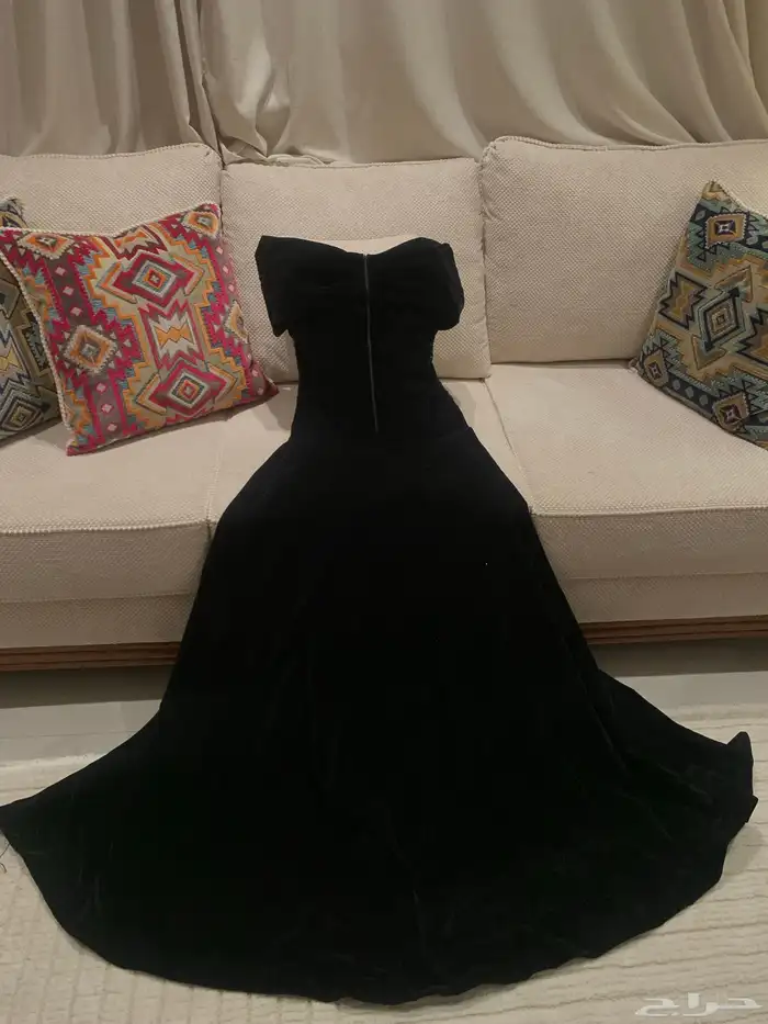 فستان مقاس M تم ارتداؤه مرة واحدة 400 6