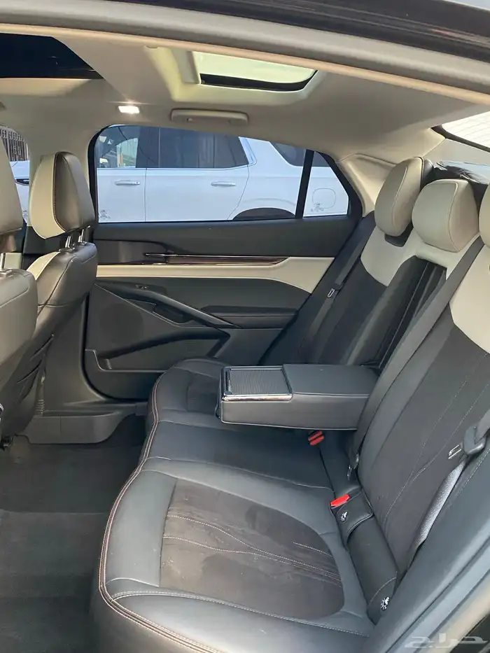 فورد تورس 2023 تيتانيوم 18