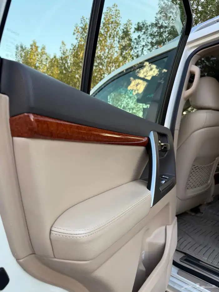 لاندكروزر VXR فكسار 2015 بريمي ( وكالة ) 60