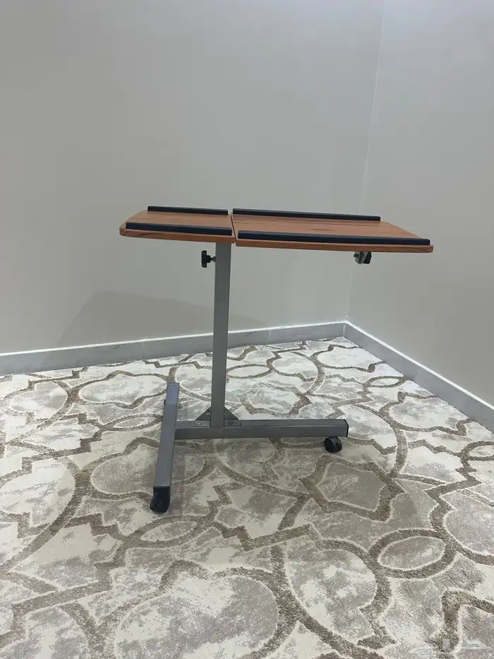 طاولة قابلة للتعديل كمبيوتر 2