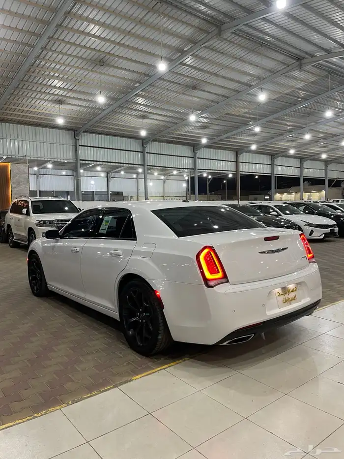 كرايسلر 300s موديل 2021 فل كامل 9