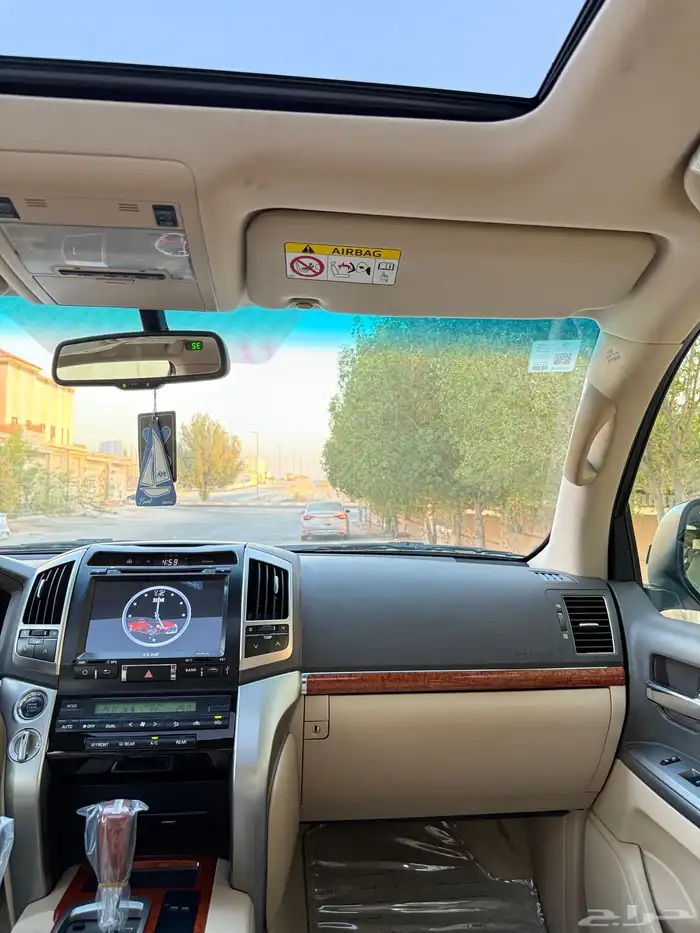 لاندكروزر VXR فكسار 2015 بريمي ( وكالة ) 30