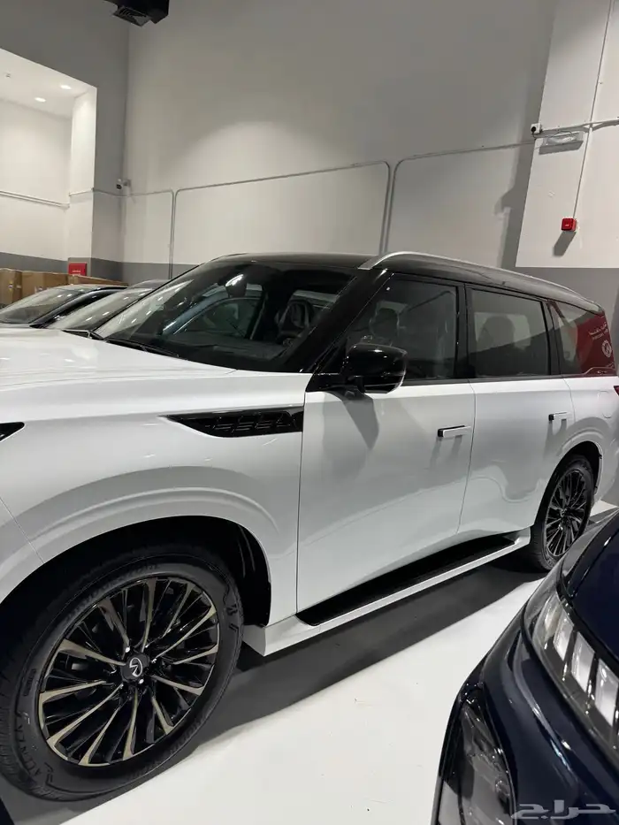 للبيع انفنتي QX80 موديل 2025أوتوجراف ابيض وكاله جديد صفر 4