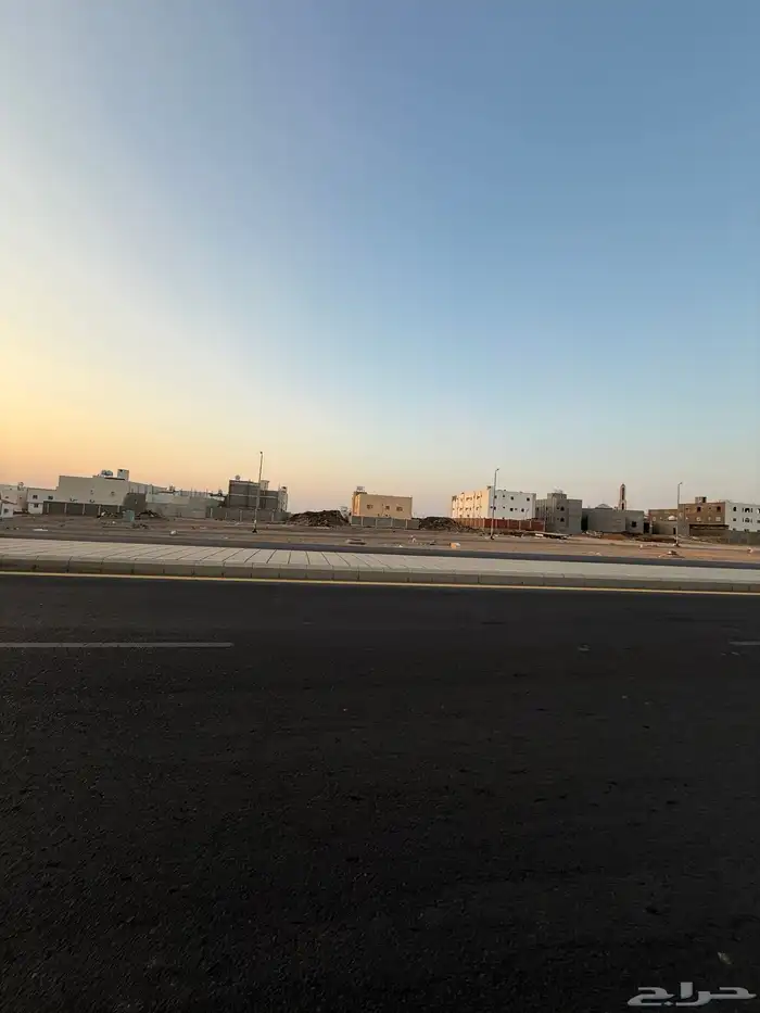 للبيع ارض تجارية في مخطط النبلاء م660 خلف خلاف بعد محطة نفط 24