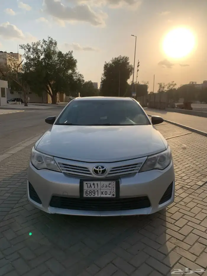 السياره نظيفه وعلى الفحص واستبنة وكاله مع كتلوجاتها 2