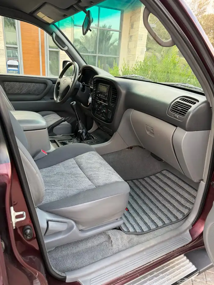 لاندكروزر 1999 قير عادي (عنابي) ممشى قليل 51