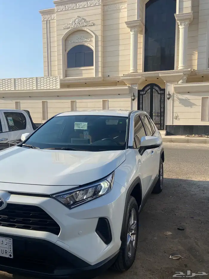 تويوتا راف فور LE 2025 مستعملة للبيع قير اوتماتيك 0