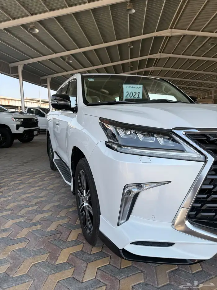 لكزس LX5.7 سعودي موديل 2021 3