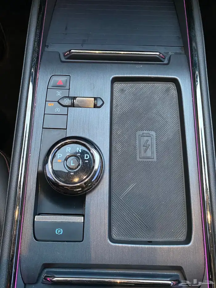 فورد تورس 2023 تيتانيوم 40