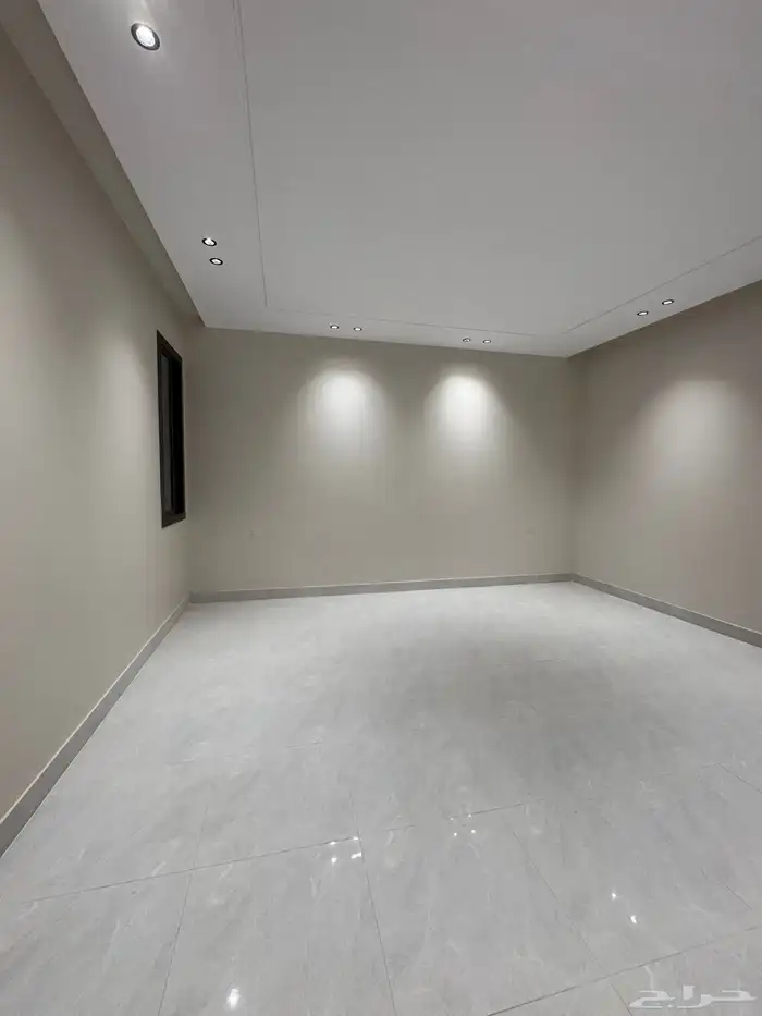 للبيع ادوار علوى مع سطح مداخل مستقله مصعد مستقل المحاله ابه 20