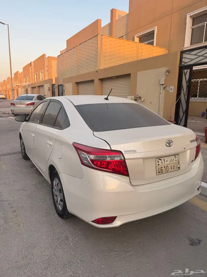 للبيع يارس 2015 نظيفة جدا  - الدمام 2