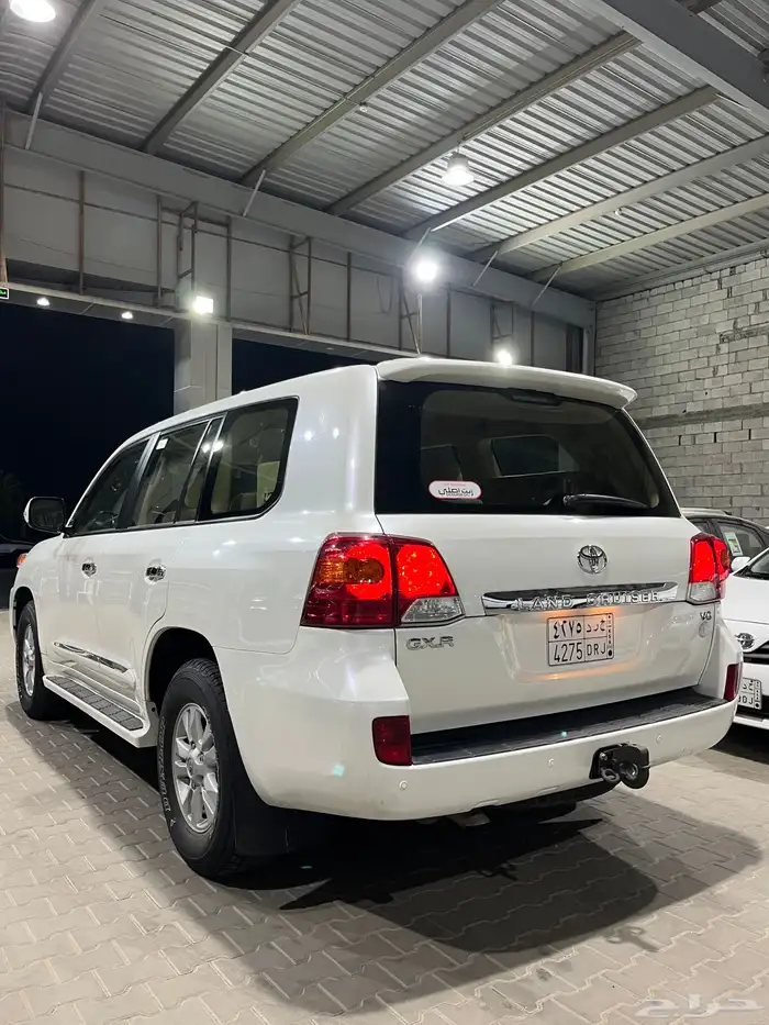 لاندكروزر 2014 شبه الجديد 11