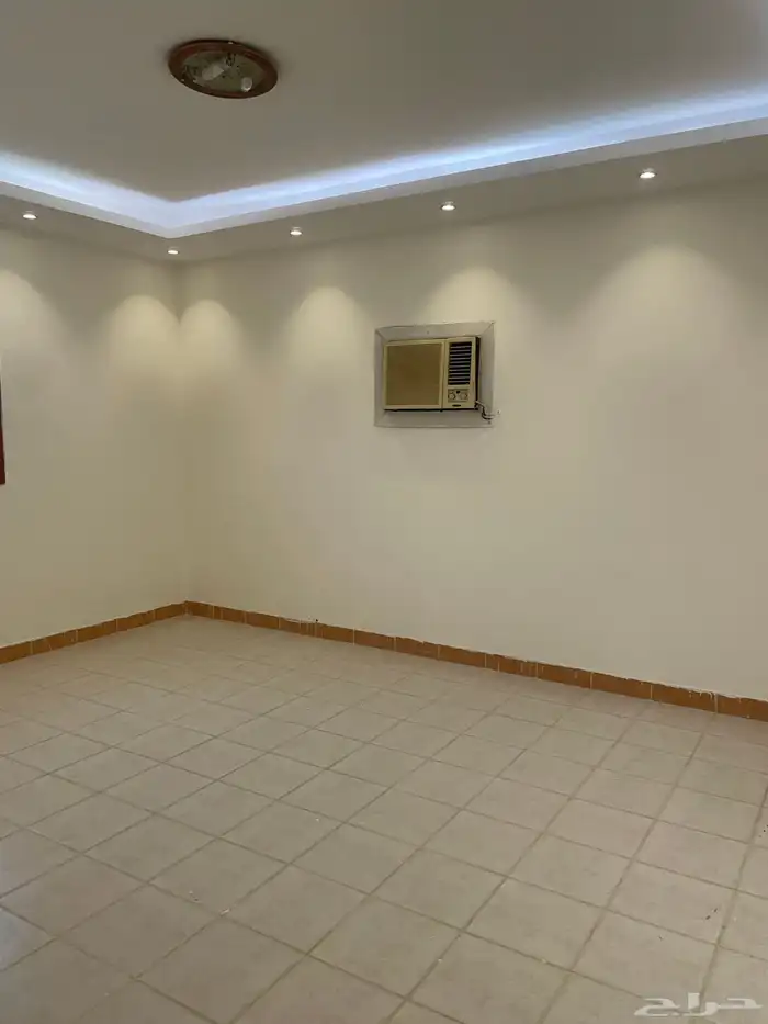 للايجار عدد 9 شقق عوائل بحي الغدير 5