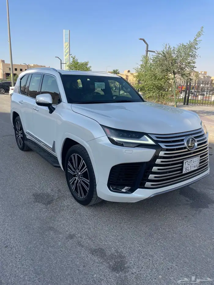 للبيع جيب لكزس 2024 BB سعودي 3