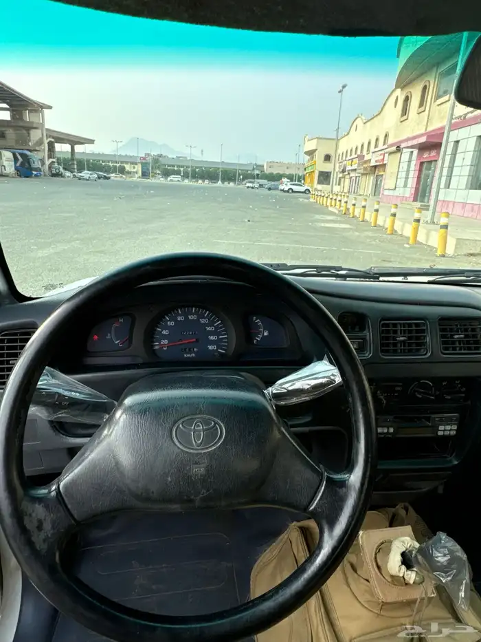 للبيع هايلوكس 2000 7