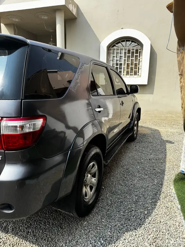 فورتشنر موديل 2009 4