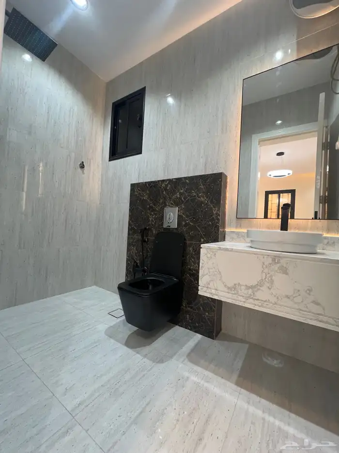 للبيع ادوار ارضية و علوية للبيع حي الطلح وسط الخدمات 13