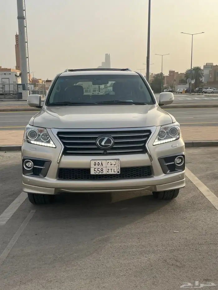 لكزس LX 570 DD 2015 مع لوحة مميزة 4