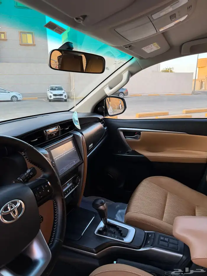 فورتشنر 2022 VX بنزين 23