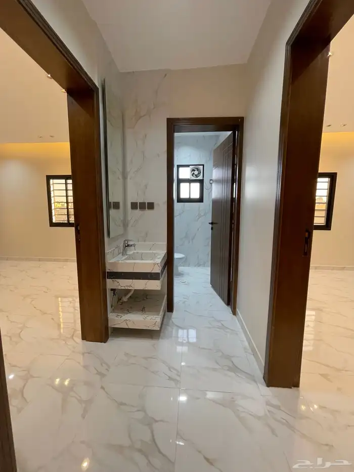 للبيع فيلا روف دور ثانى مع ملحق من 750 الف شمال الخميس 32