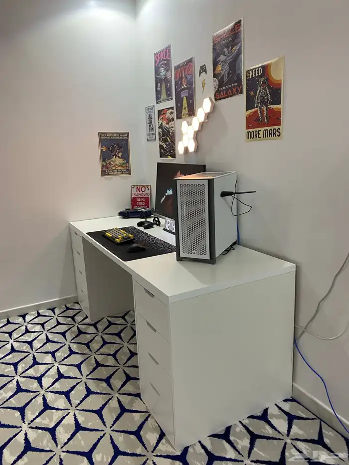 طاولة مكتبية للبيع 2