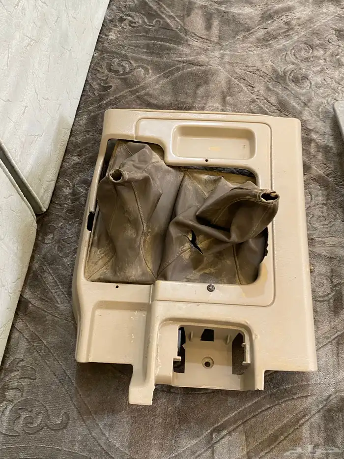 قطع ديكورات بترول نيسان 1998. وأثاث عزبة 11