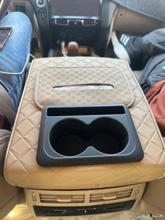 تكاية فاخرة  جلد لسيارات لاندكروزر وجيب لكزس 8