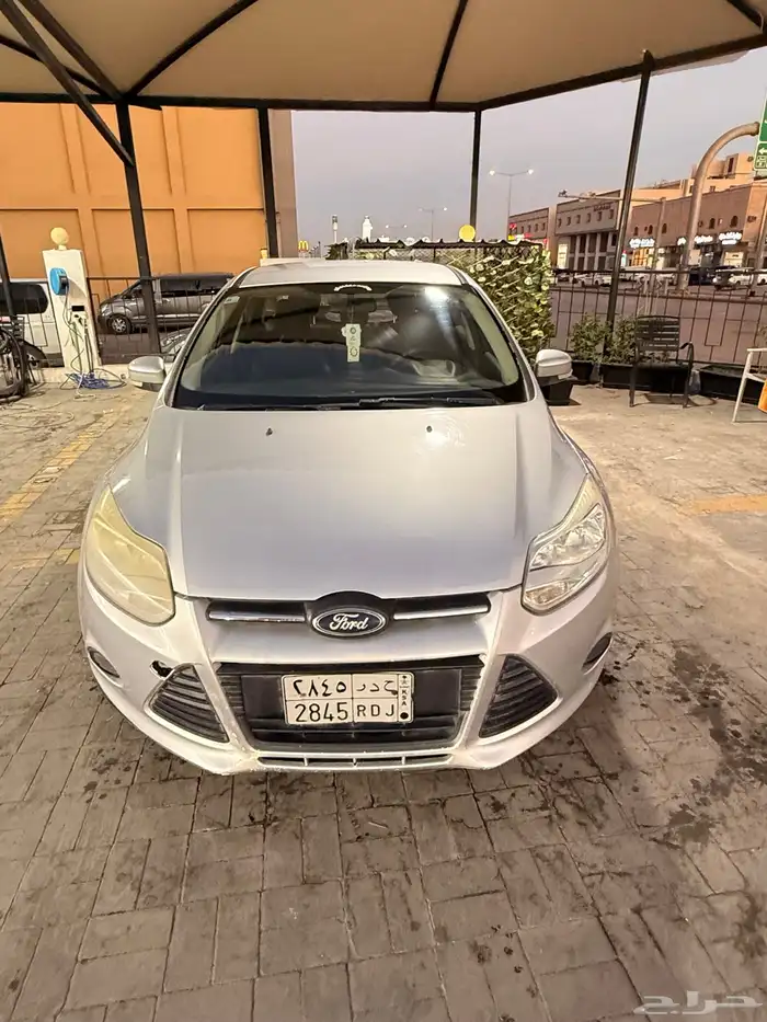 للبيع فورد فوكس 2013 13