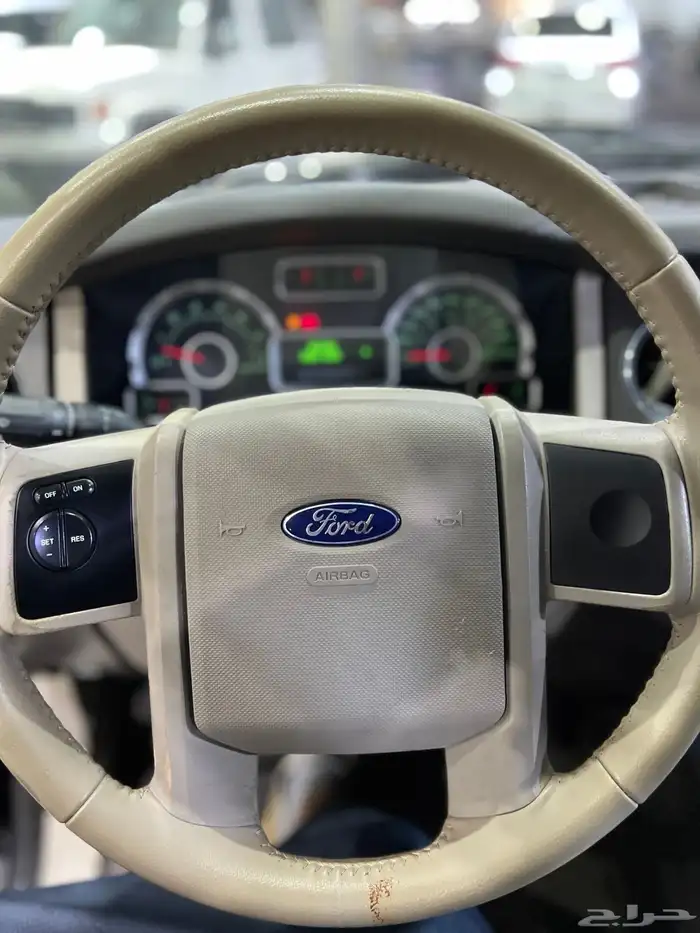 فورد اكسبديشن 2014 بدون بدل سعودي ماشي 130 ميل 7