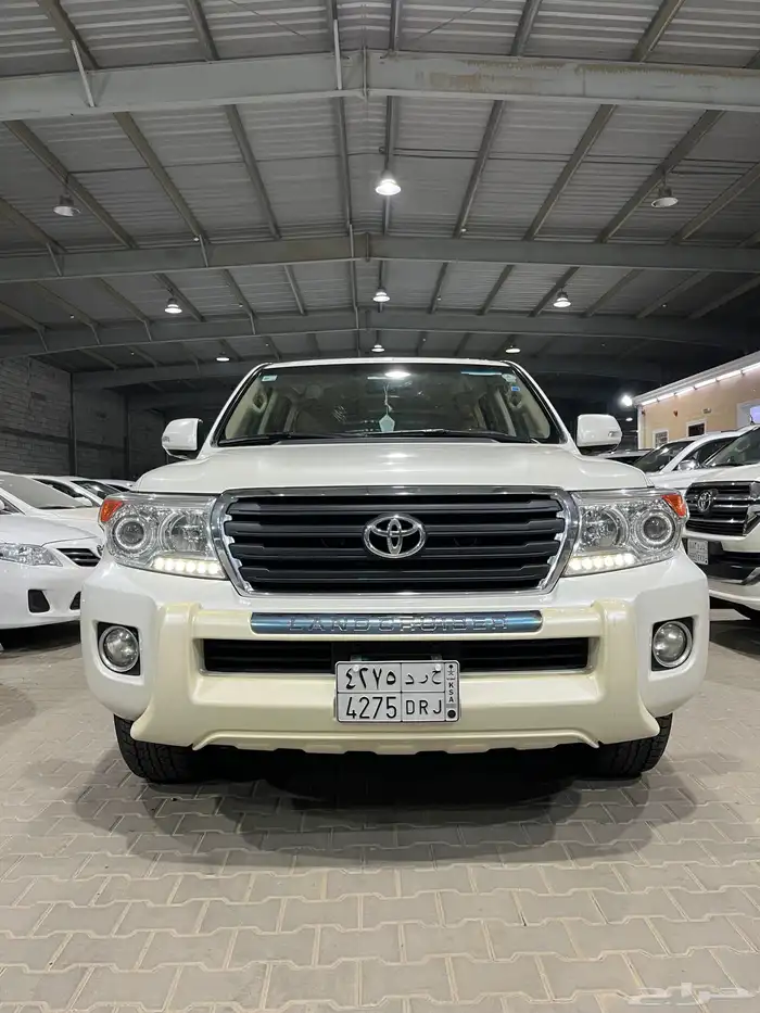 لاندكروزر 2014 شبه الجديد 0