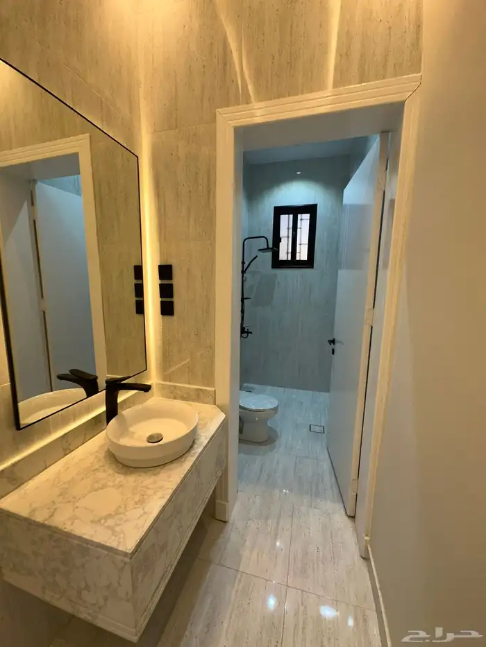 للبيع ادوار ارضية وعلوية بمساحة 240 متر خميس مشيط 11