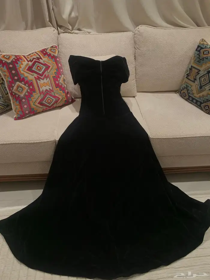 فستان مقاس M تم ارتداؤه مرة واحدة 400 5