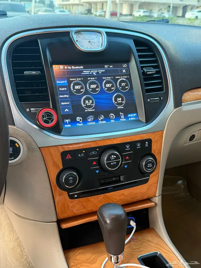 كرايسلر C300 هيمي 2014 ممشى قليل مالك ثاني 17