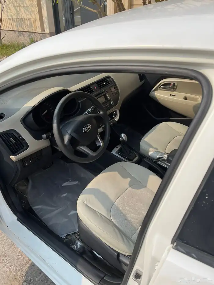 كيا ريو سيدان 8