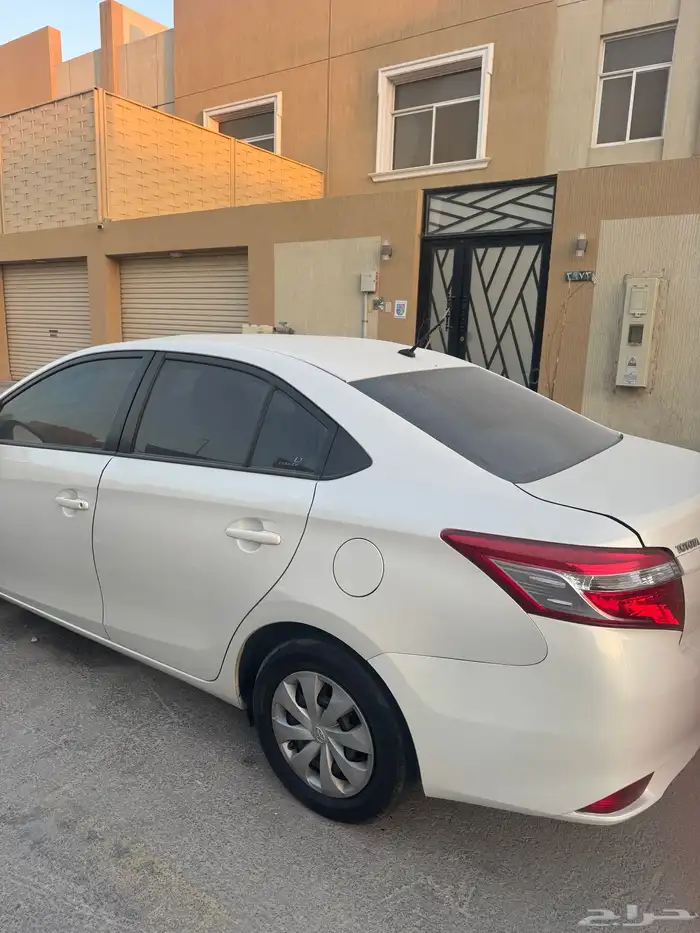 للبيع يارس 2015 نظيفة جدا  - الدمام 5