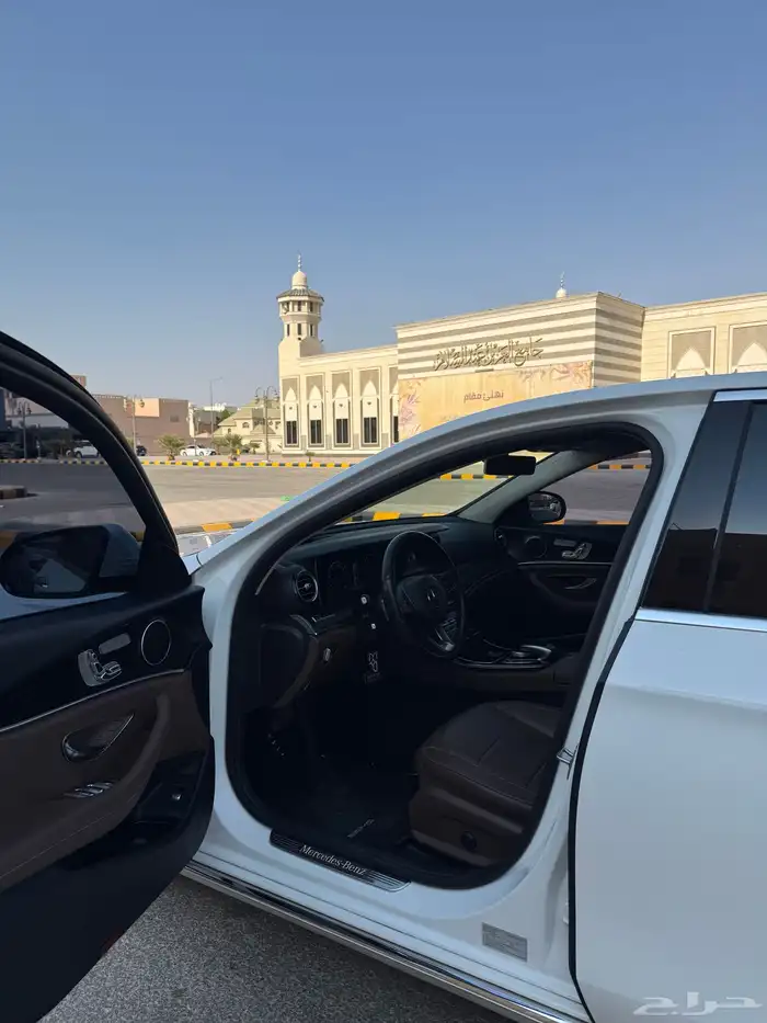 مرسيدس E220d ديزل AMG 12