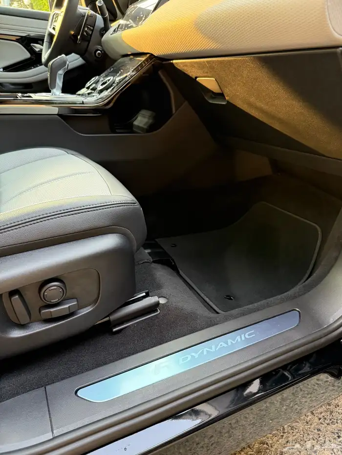 لاند روفر ايفوك شبه اصفار 2023 23