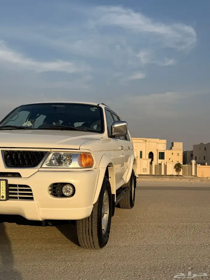 للبيع جيب مستوبيشي ناثيفا نادر مخزن ممشى86 الف 0