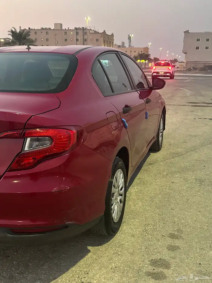 دودج نيون 2017 نظيف جدا للبيع او البدل ب اقل ب جنسيس 0